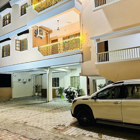 Zoomstay - 3Bhk Apartments Varanasi Exterior foto