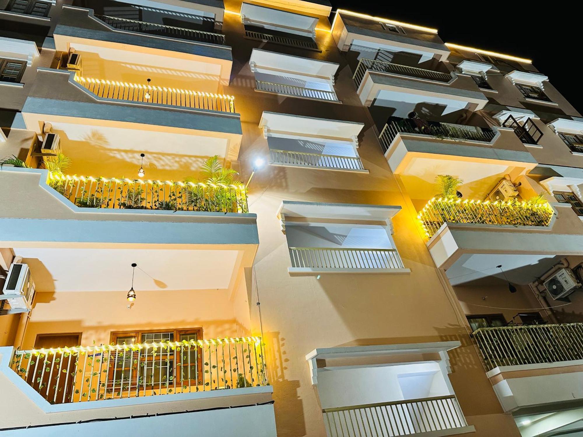 Zoomstay - 3Bhk Apartments Varanasi Exterior foto